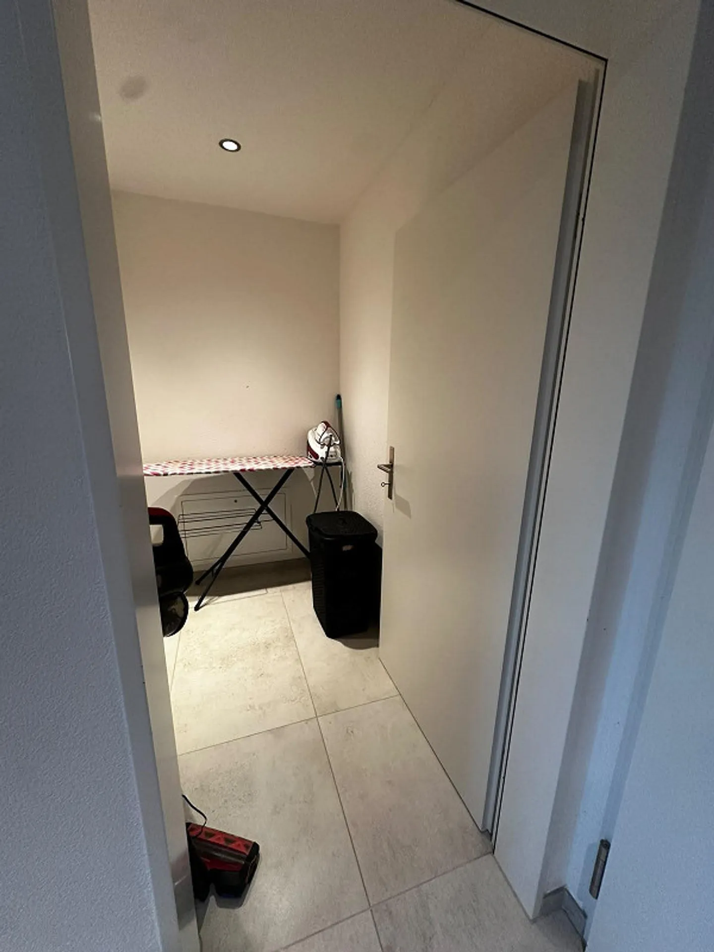 Bright 2.5-room apartment with beautiful lake view in Birrwil - Photo 15 of 20