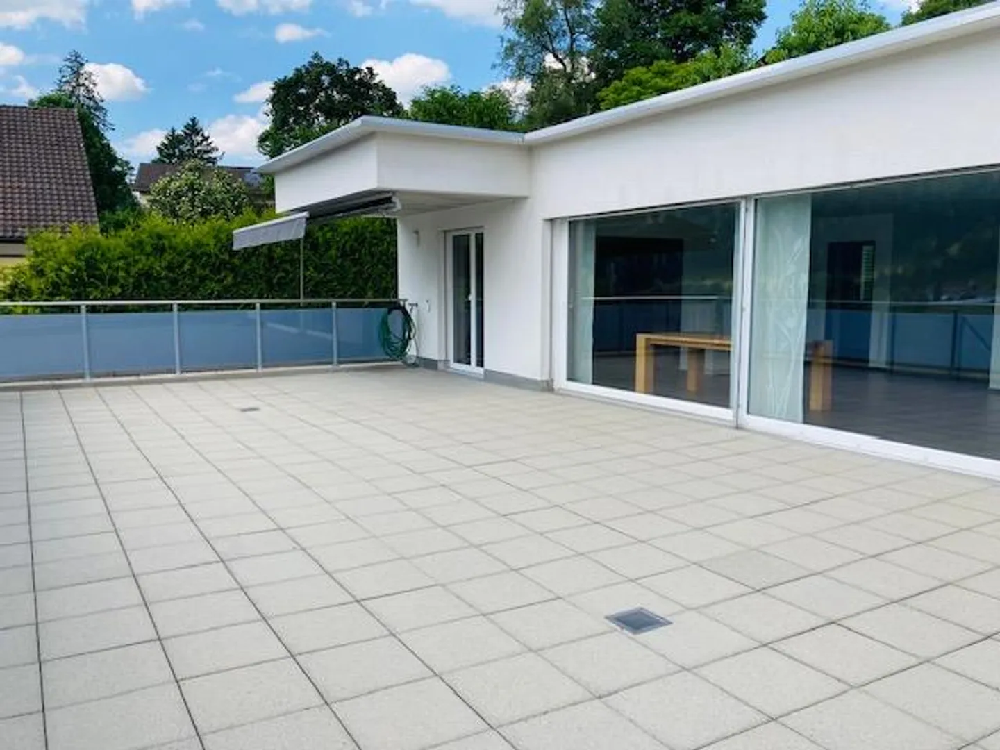 In affitto casa a terrazza 5.5 stanze in una bella posizione. - Foto 3 di 18