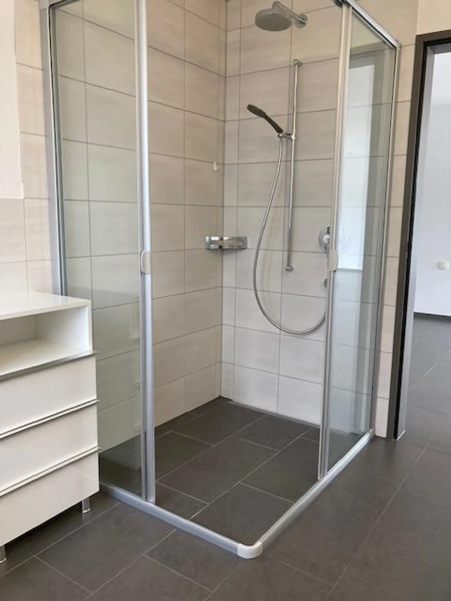 In affitto casa a terrazza 5.5 stanze in una bella posizione. - Foto 8 di 18