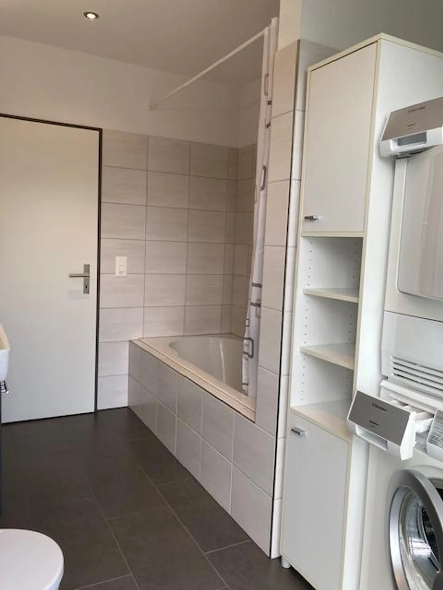 In affitto casa a terrazza 5.5 stanze in una bella posizione. - Foto 10 di 18