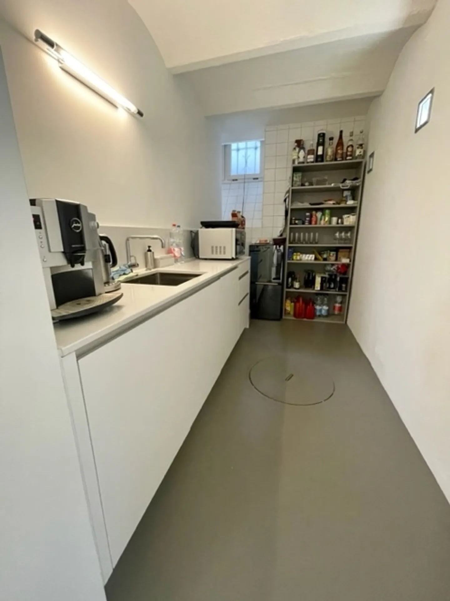 Spazio commerciale attraente al piano terra in una posizione centrale - Foto 10 di 14