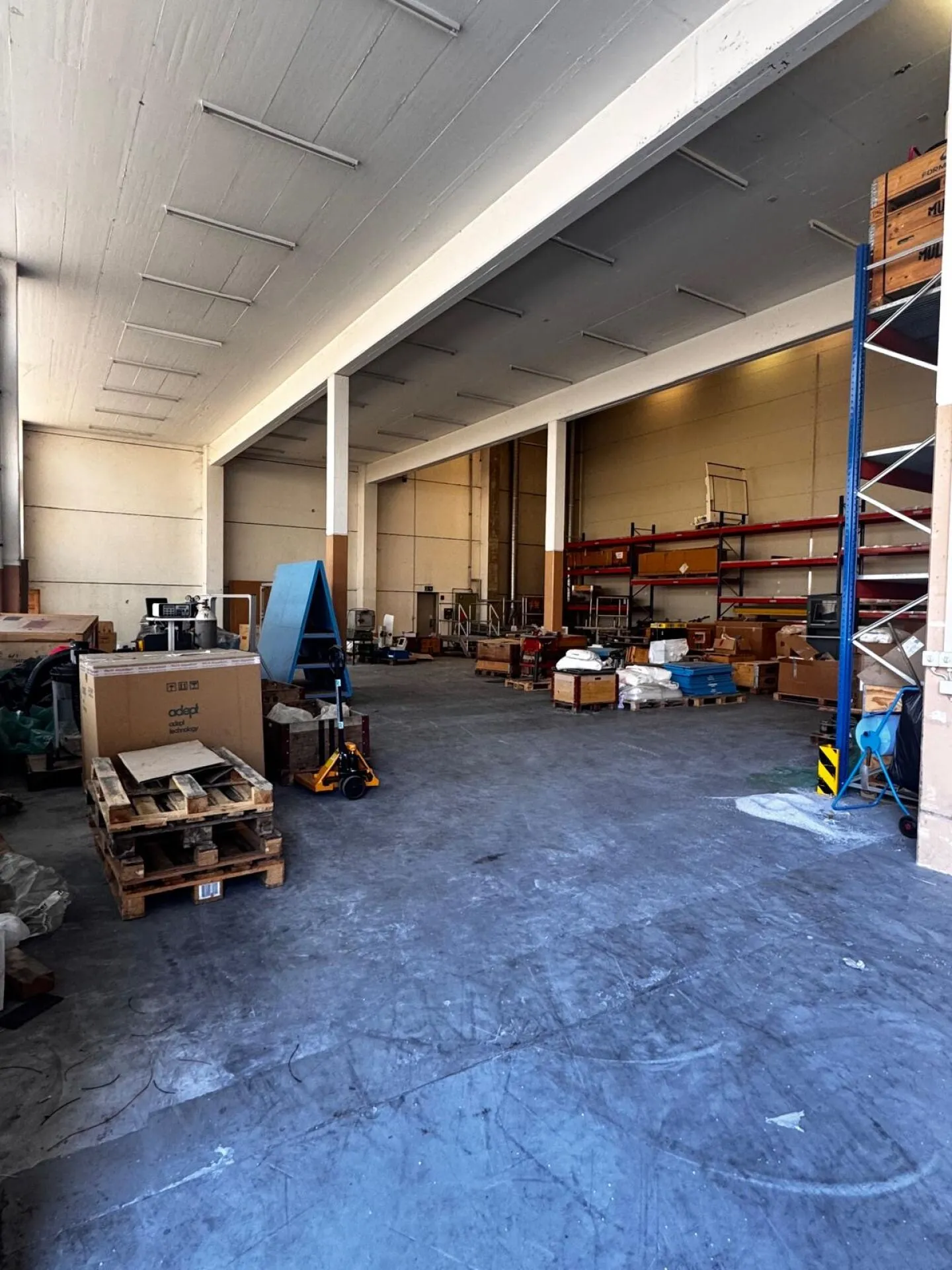 Sala di stoccaggio / artigianato di 477 m² in affitto a Conthey - Foto 3 di 6