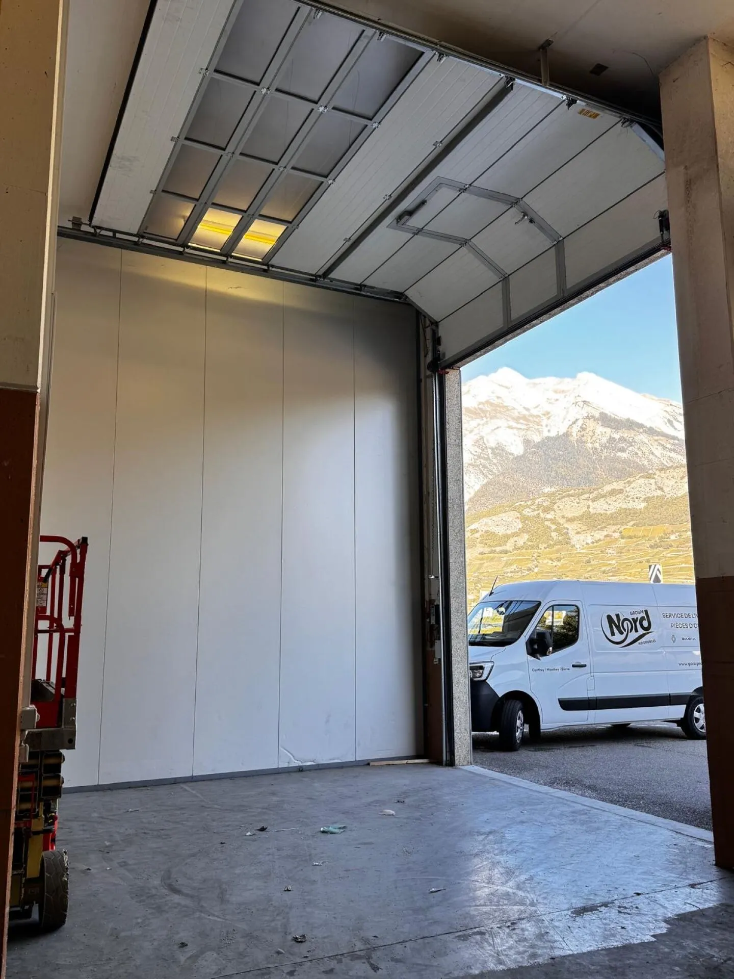 Sala di stoccaggio / artigianato di 477 m² in affitto a Conthey - Foto 4 di 6