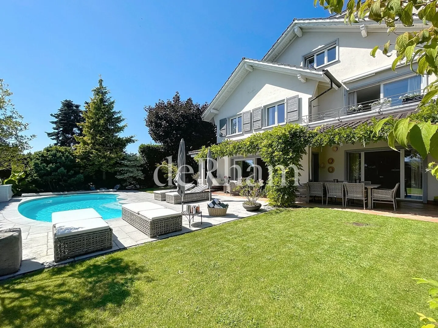 PULLY - Magnificent Detached Villa of approx. 347m2 in a Residential Area - Photo 1 of 13