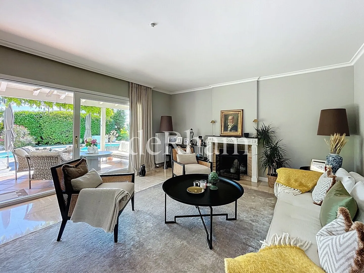 PULLY - Magnificent Detached Villa of approx. 347m2 in a Residential Area - Photo 3 of 13