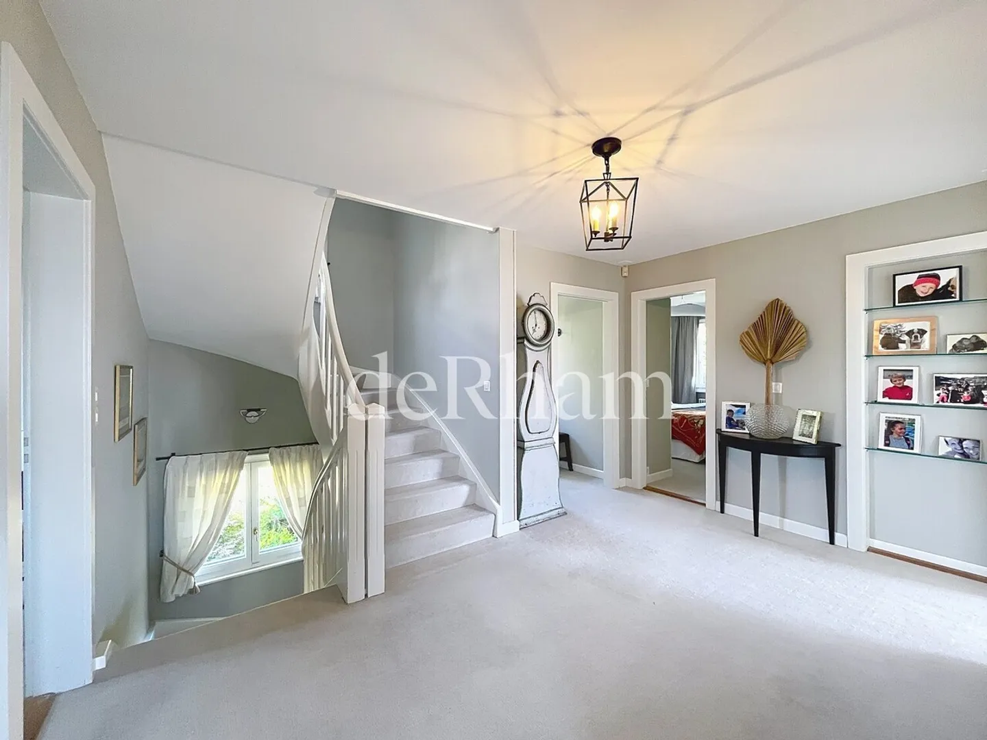 PULLY - Magnificent Detached Villa of approx. 347m2 in a Residential Area - Photo 5 of 13