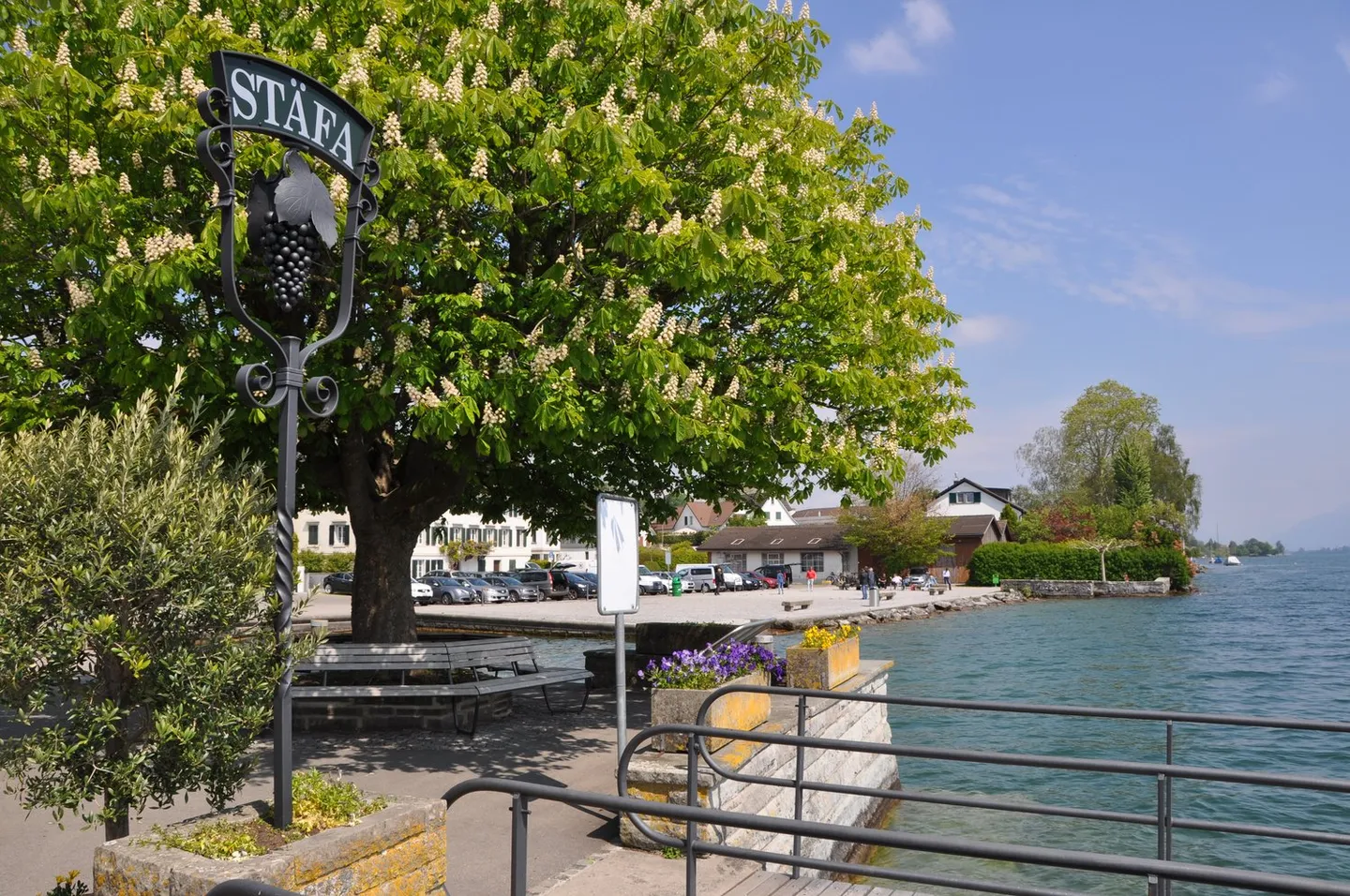 Appartamento attico 4 1/2 locali con vista sul lago e sulle montagne, soleggiato, tranquillo, vicino al villaggio - Foto 7 di 8