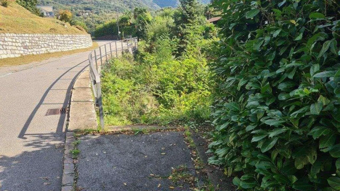 MAROGGIA: BUILDING PLOT WITH LAKE VIEW - Photo 2 of 6