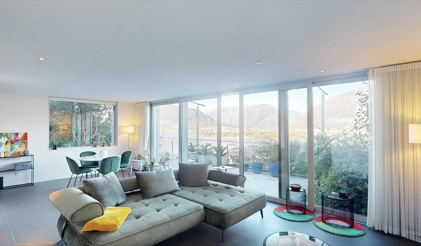 Élégante maison avec vue sur le lac et terrasse - Photo 2 sur 24