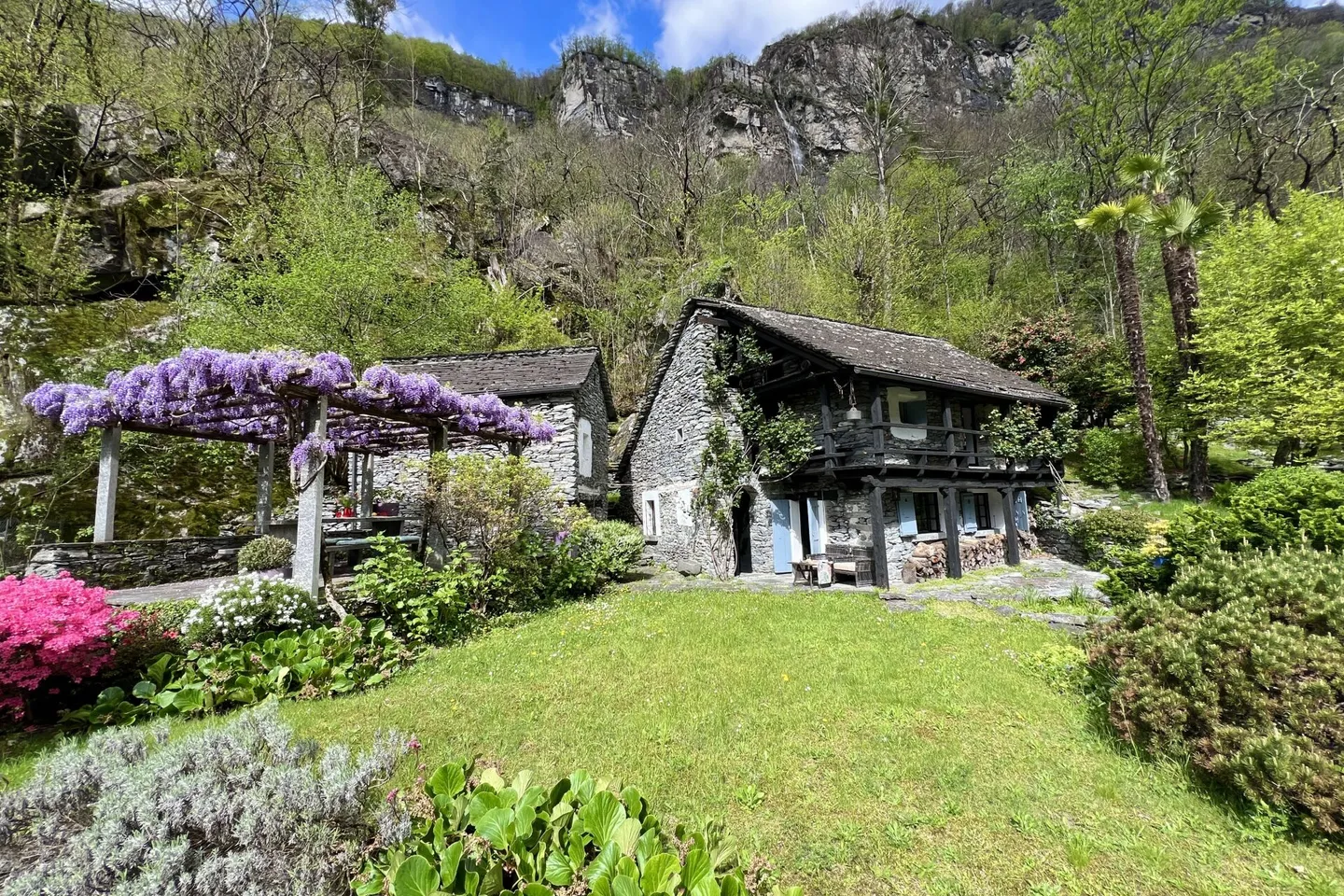 VERKAUFT ! Romantisches Rustico mit herrlichem Grundstück - Foto 1 von 47