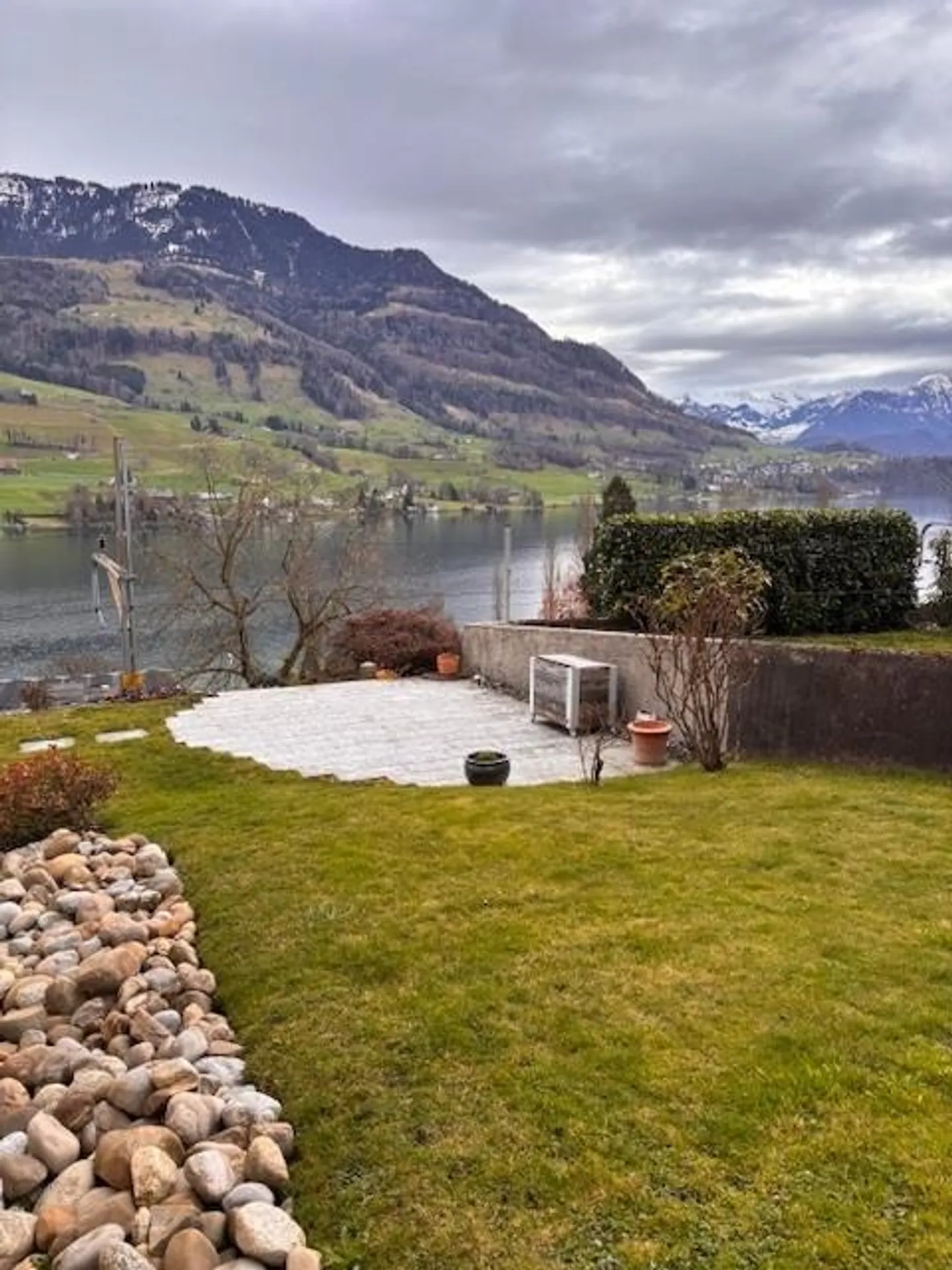 3.5-room apartment with stunning views - Photo 2 of 11