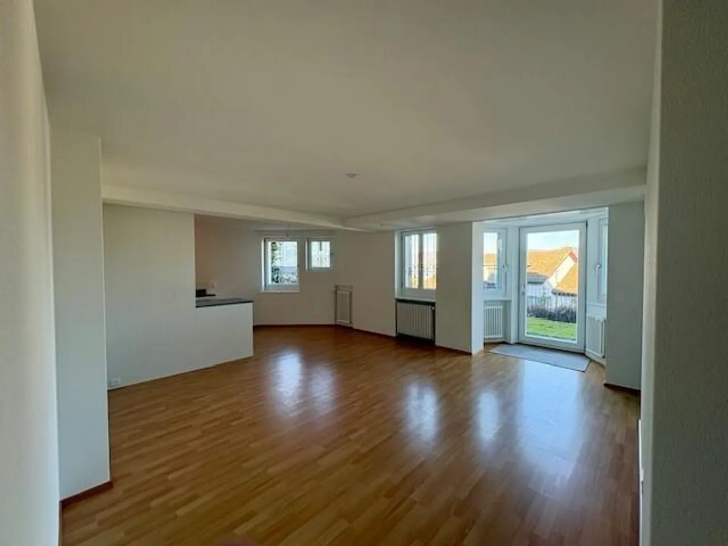 In una posizione fantastica con terrazza e vista parziale sul lago! - Foto 5 di 10