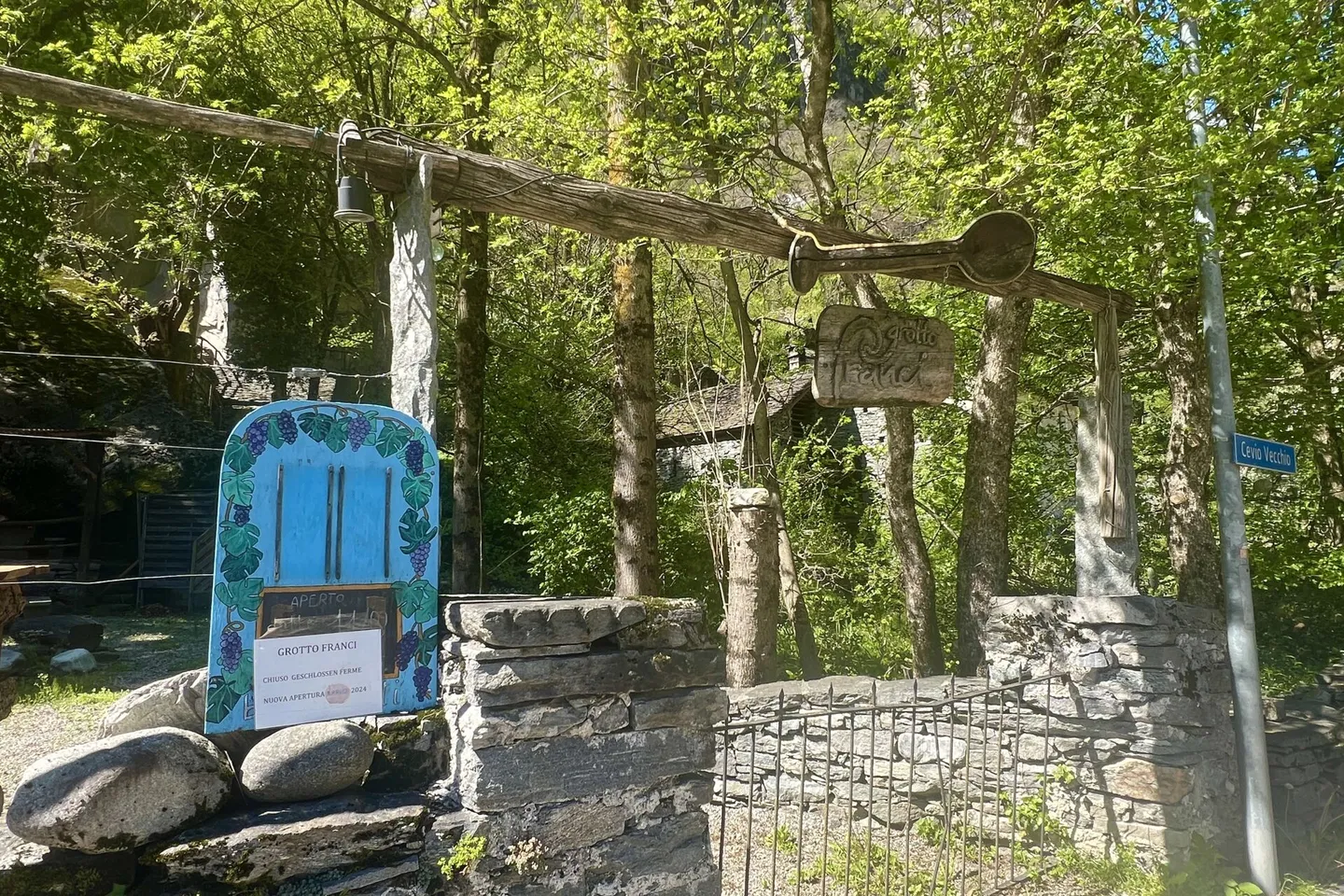 VERKAUFT ! Romantisches Rustico mit herrlichem Grundstück - Foto 46 von 47