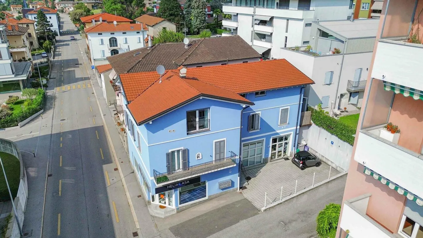 Income-generating building in Mendrisio - Photo 1 of 2