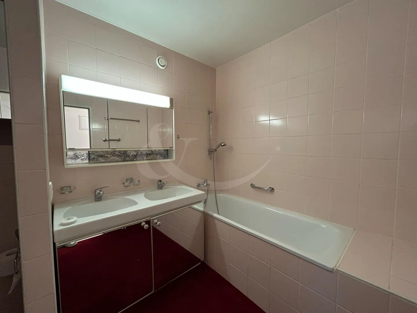 Exklusives Dachgeschoss, das die gesamte Etage einnimmt, mit großer Terrasse im Herzen von Perly - Foto 8 von 13