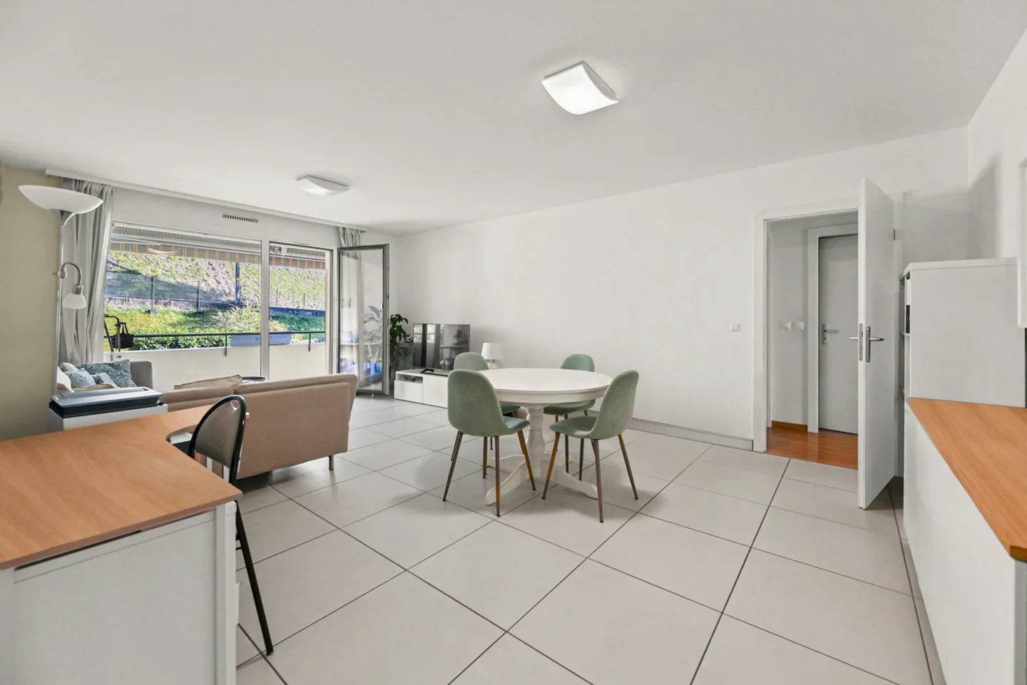 Appartement spacieux à Vevey - Photo 2 sur 8