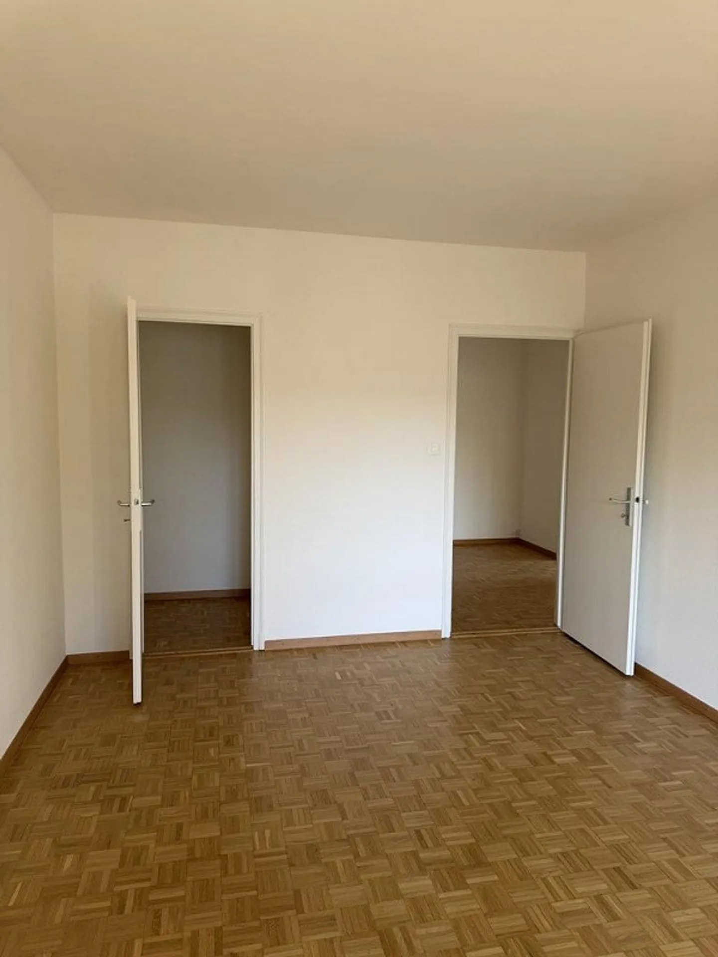 Appartamento di 2 stanze vicino al palazzo di Beaulieu - Foto 5 di 7