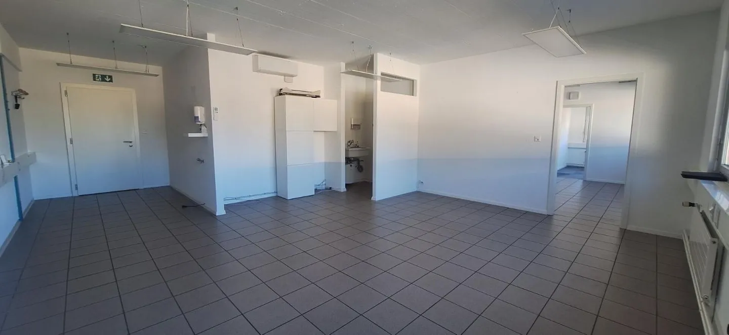 Commercial Property of 80 m2 - Photo 2 of 7