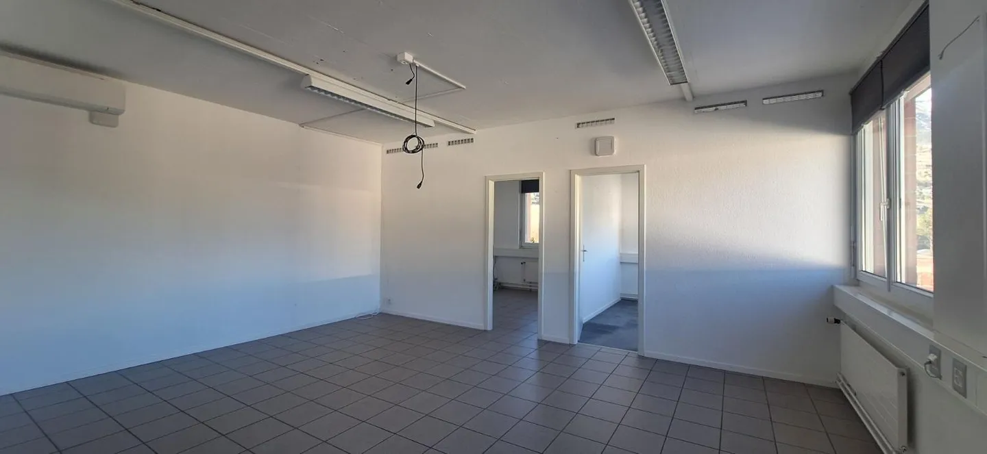 Commercial Property of 80 m2 - Photo 4 of 7