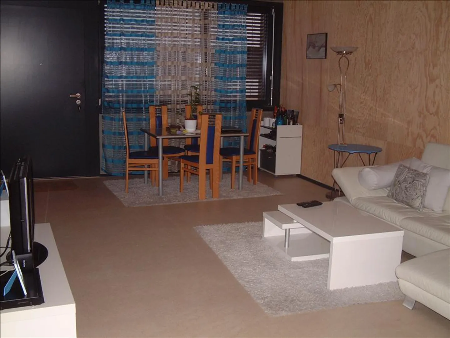 Charming Loft Apartment for Rent - Photo 2 of 5
