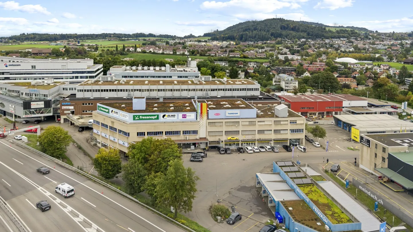 Votre entreprise visible depuis l'autoroute A1 ! - Photo 1 sur 12