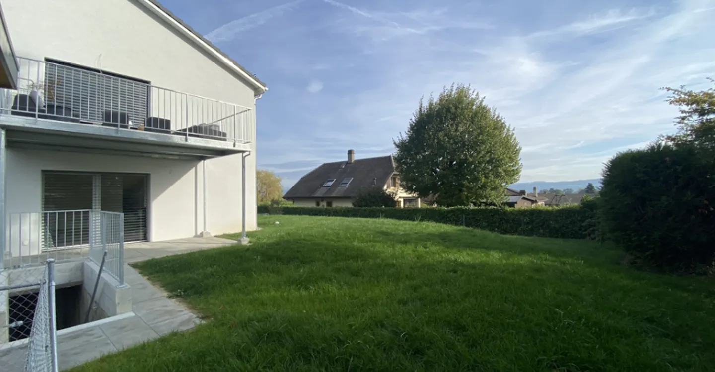 Accommodation with two terraces and private garden - Photo 2 of 10