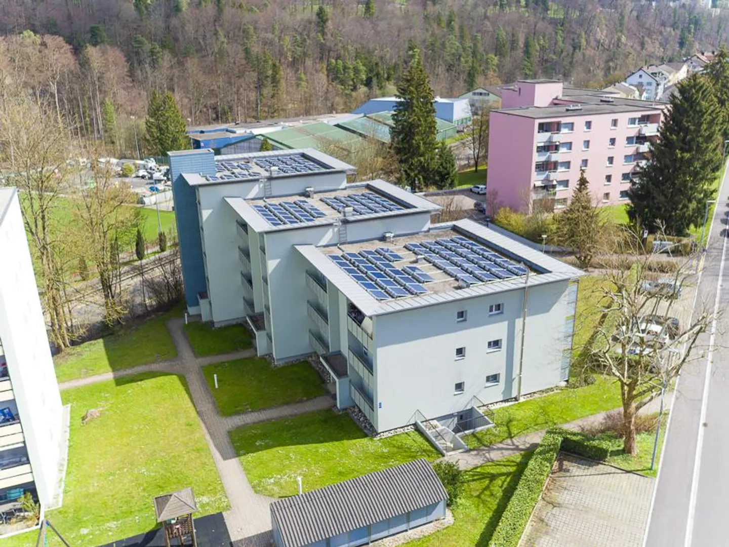 Appartement confortable dans le vert - Photo 2 sur 4