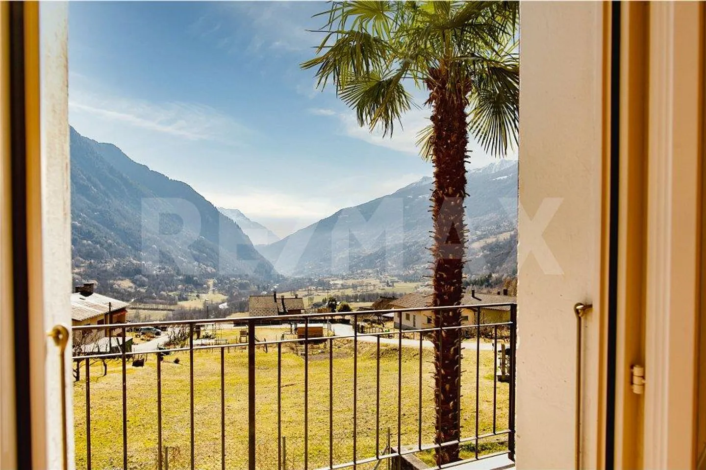 Casa con tre appartamenti - Foto 11 di 13