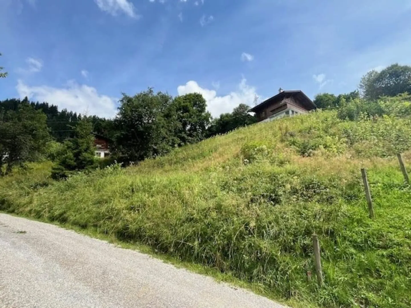 Grande terreno edificabile (906m2) con possibilità di acquisire il terreno adiacente - Foto 5 di 12