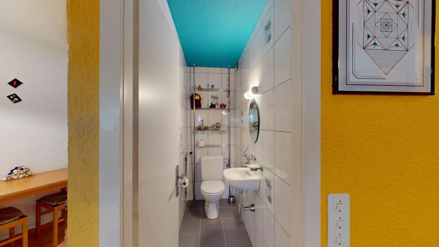 OBEN CASA - TRANQUILLA, SOLEGGIATA, VICINO ALLA NATURA: 4,5 STANZE CON BALCONE & LEGNO... - Foto 11 di 14