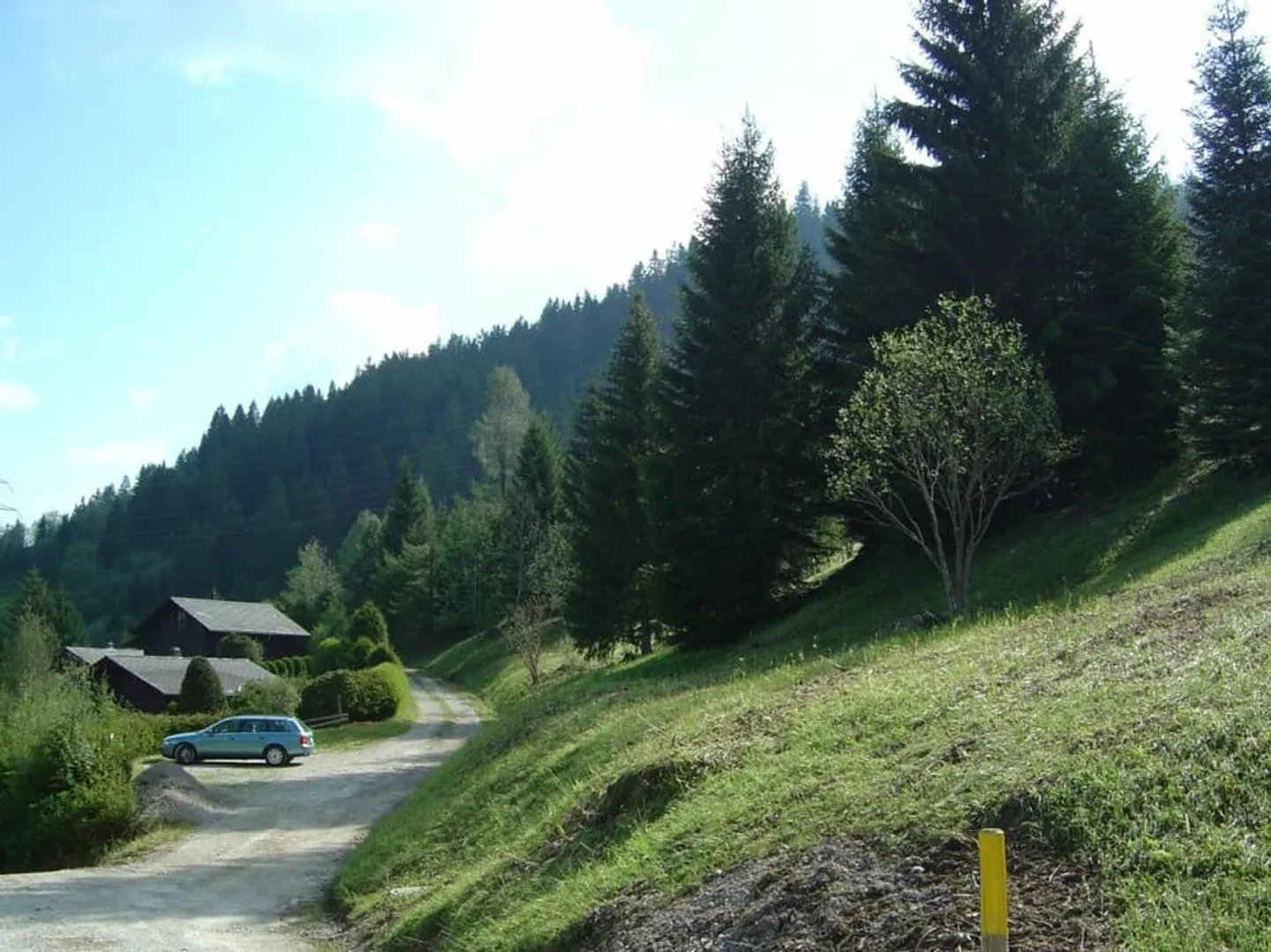 Grande terreno edificabile (906m2) con possibilità di acquisire il terreno adiacente - Foto 9 di 12