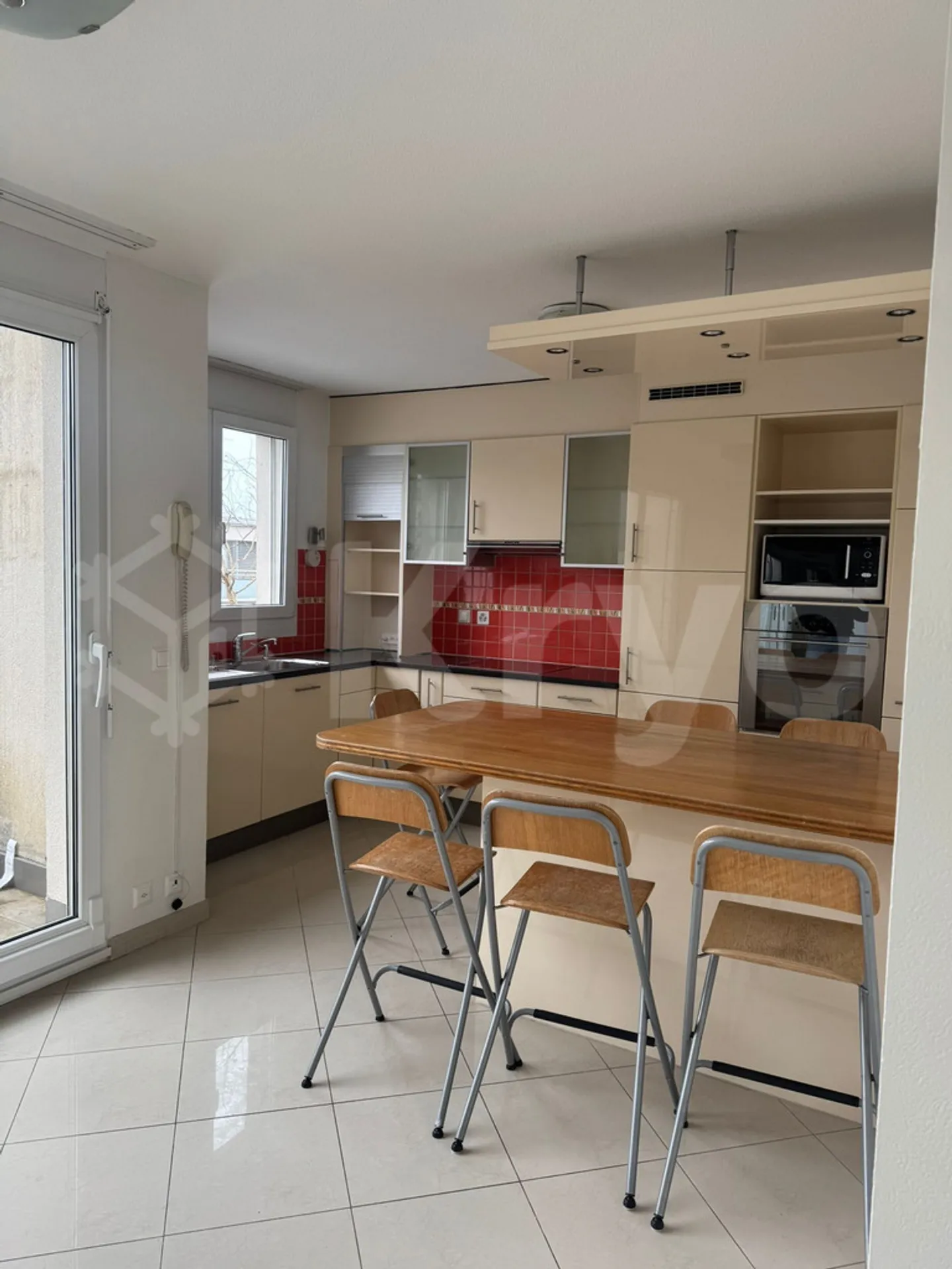 Wunderschöne 6-Zimmer-Wohnung im 2. Stock in Versoix - Foto 3 von 11