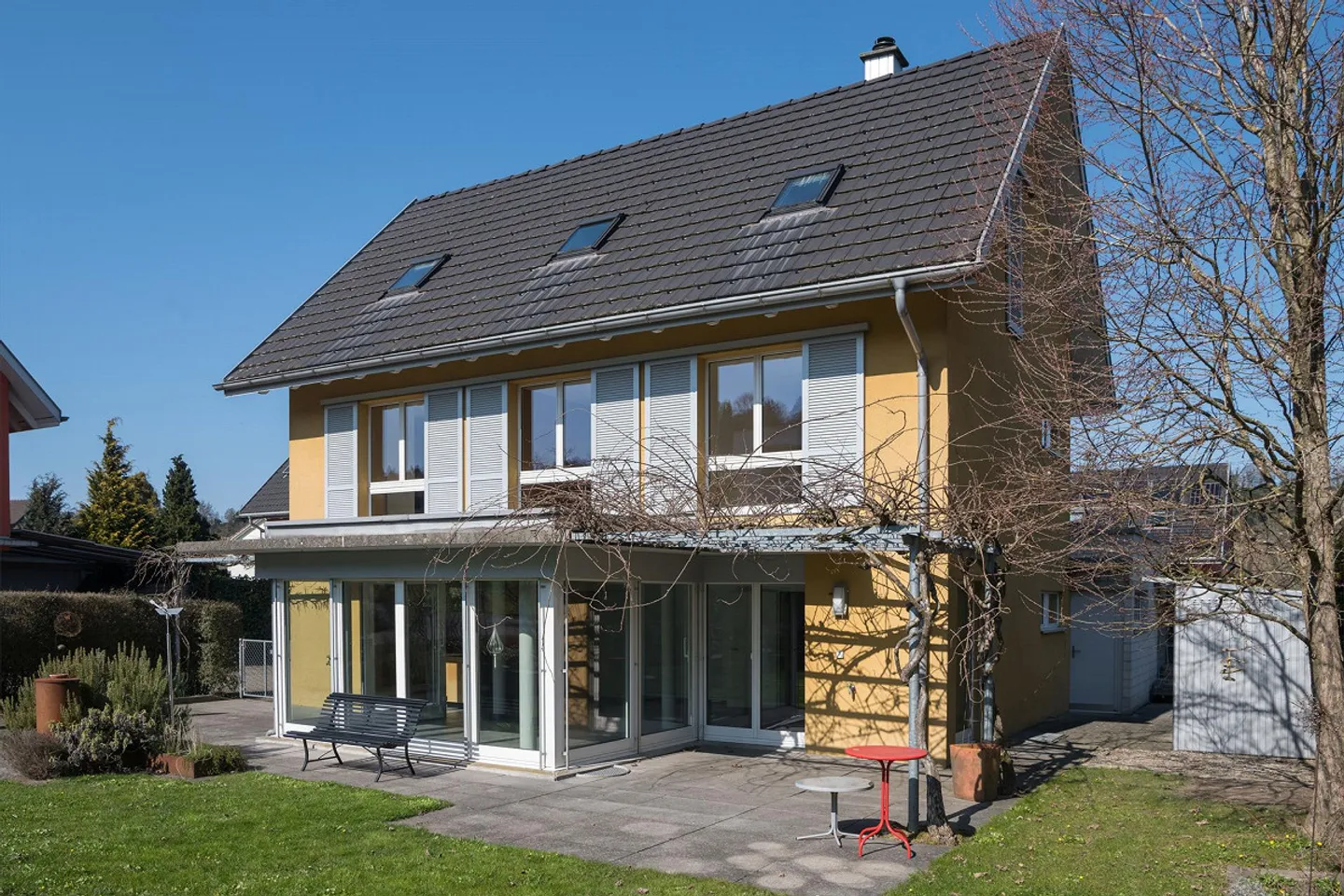 Casa unifamiliare indipendente nella migliore posizione - Foto 2 di 30