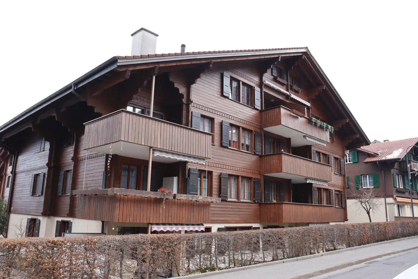 Charming 3.5-room apartment with gallery and balcony in Wilderswil! - Photo 16 of 16