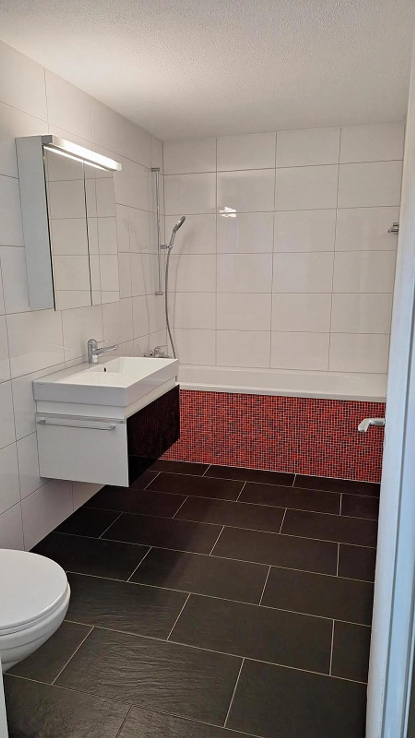 Bell'appartamento di 4,5 stanze in una casa bifamiliare - Foto 4 di 19