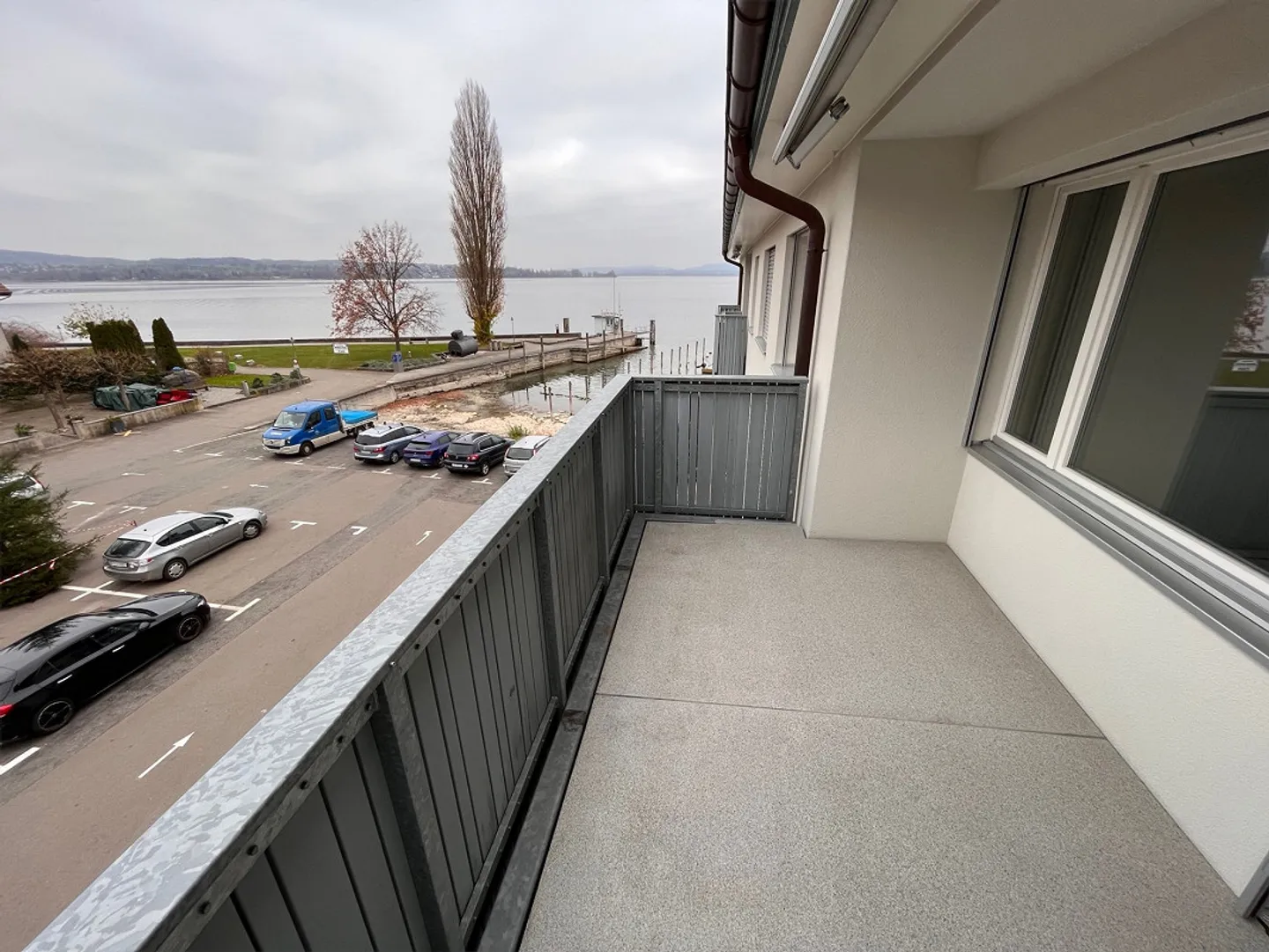 Appartement adapté aux seniors avec vue sur le lac - Photo 8 sur 12