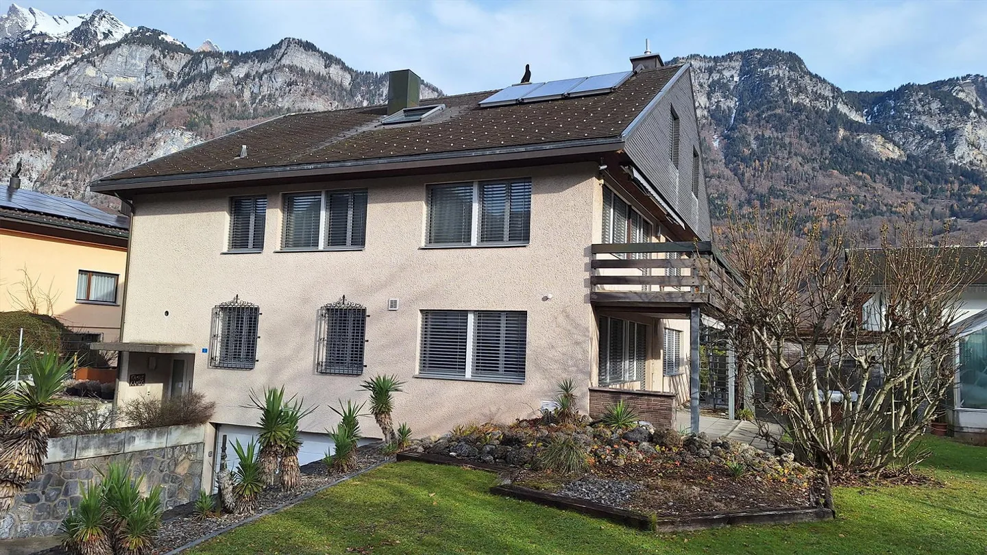 Bell'appartamento di 4,5 stanze in una casa bifamiliare - Foto 17 di 19