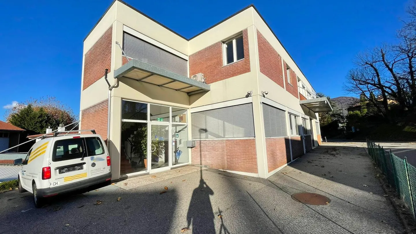 Bâtiment commercial à Breganzona - Photo 2 sur 11