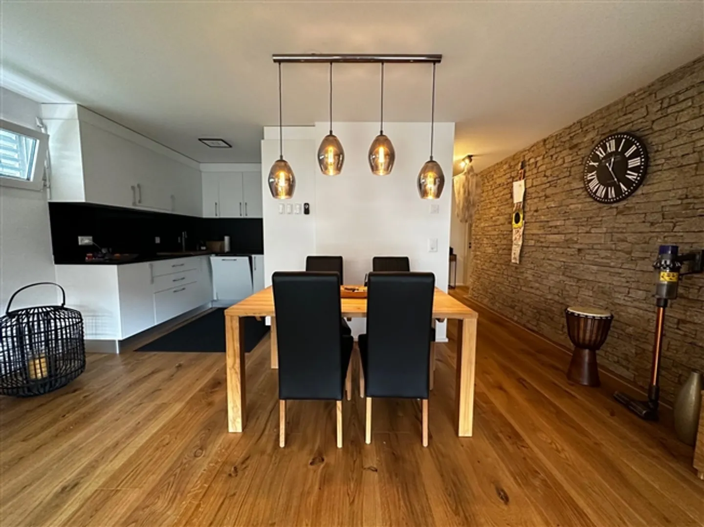 A magnificent 4-room ground floor apartment with terrace and very large private lawn - Photo 1 of 15