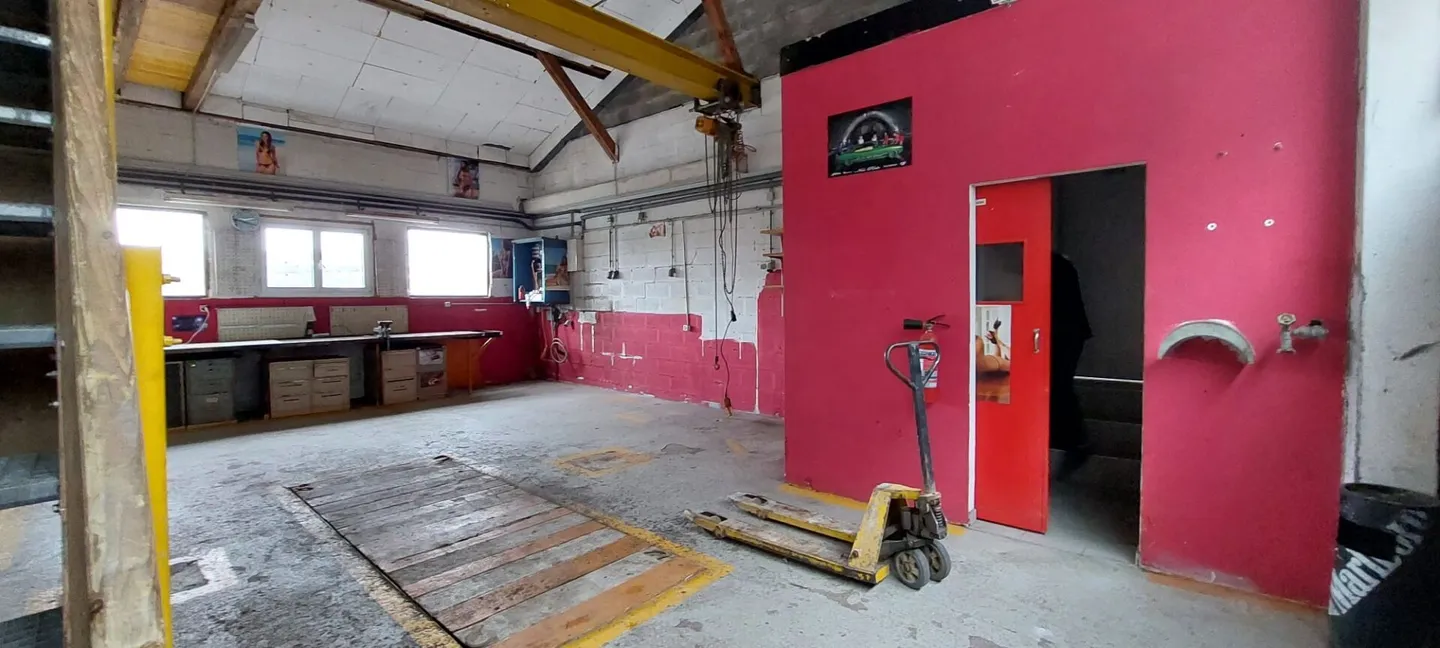 Vehicle Workshop for Rent in Neyruz - Photo 3 of 7