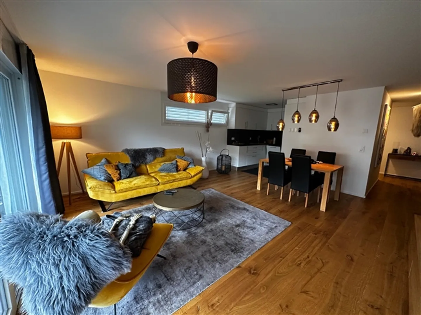 A magnificent 4-room ground floor apartment with terrace and very large private lawn - Photo 2 of 15