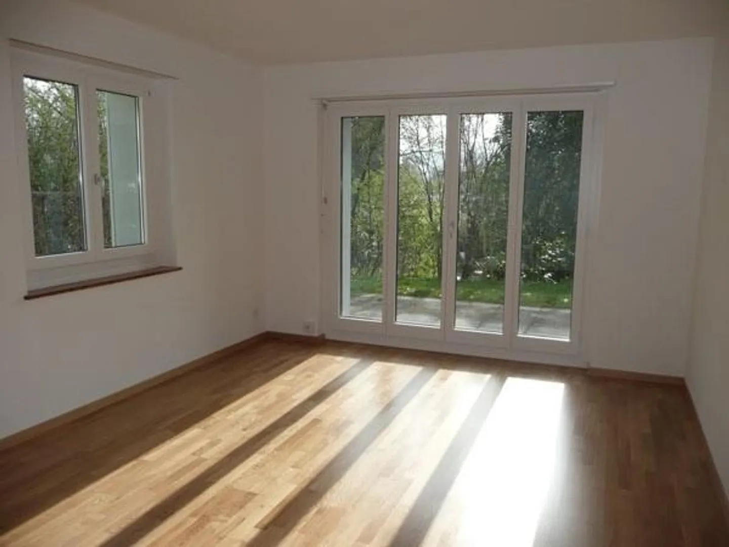 Appartement en rez-de-chaussée avec coin salon de jardin confortable - Limité jusqu'au 31.... - Photo 3 sur 5