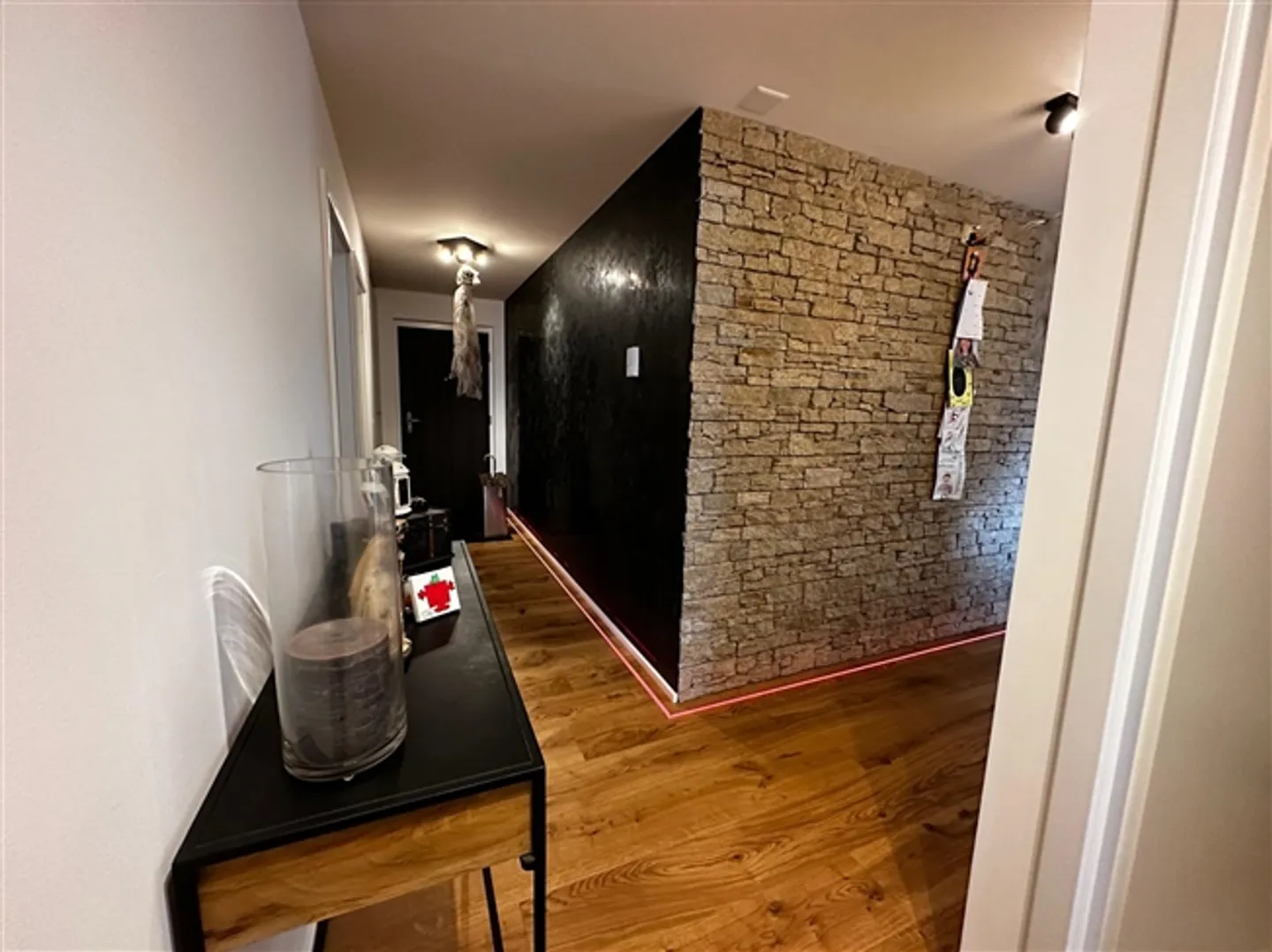 A magnificent 4-room ground floor apartment with terrace and very large private lawn - Photo 13 of 15