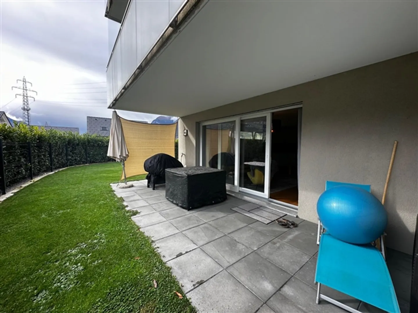 A magnificent 4-room ground floor apartment with terrace and very large private lawn - Photo 14 of 15