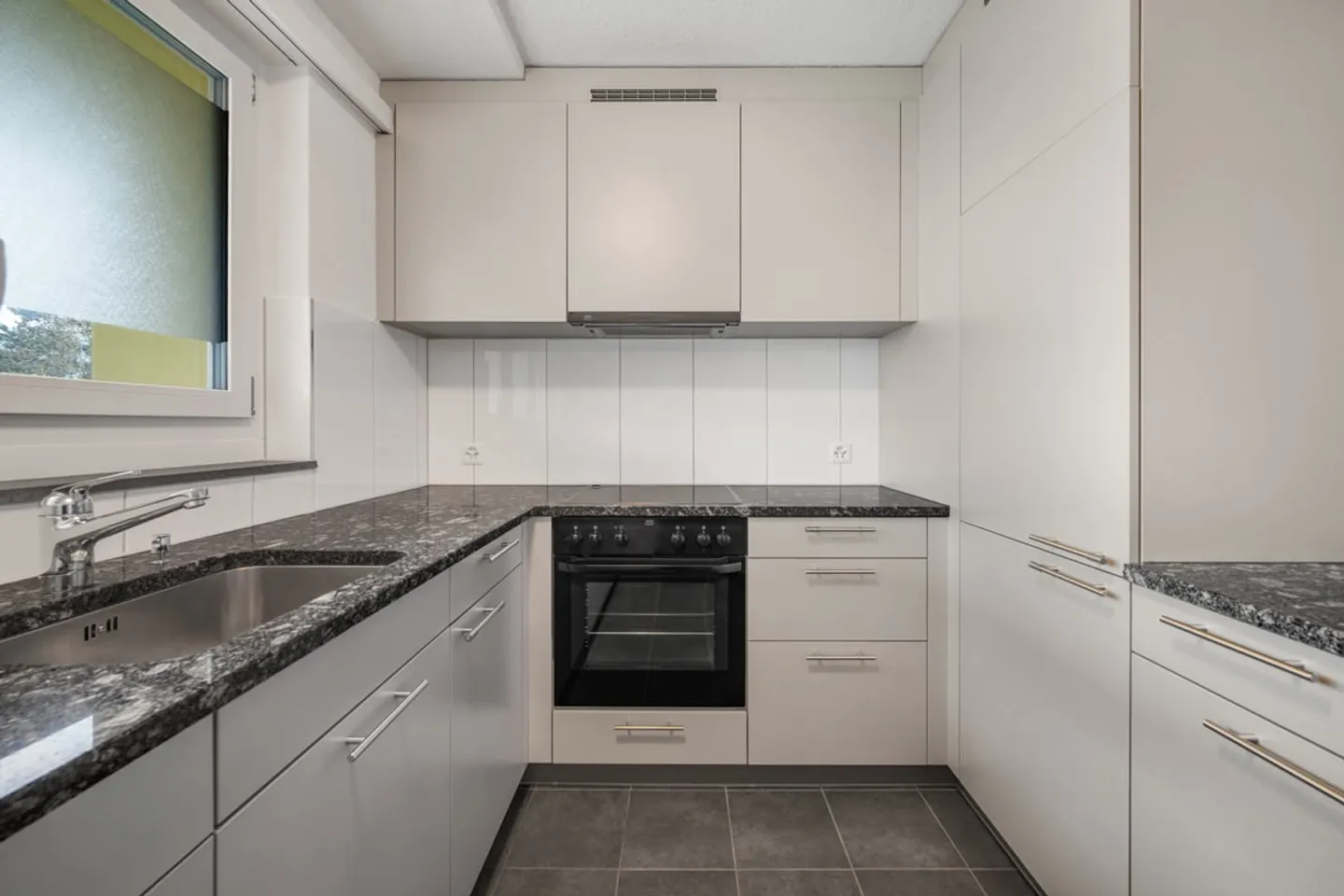 Modern 3.5-room apartment - Photo 4 of 12