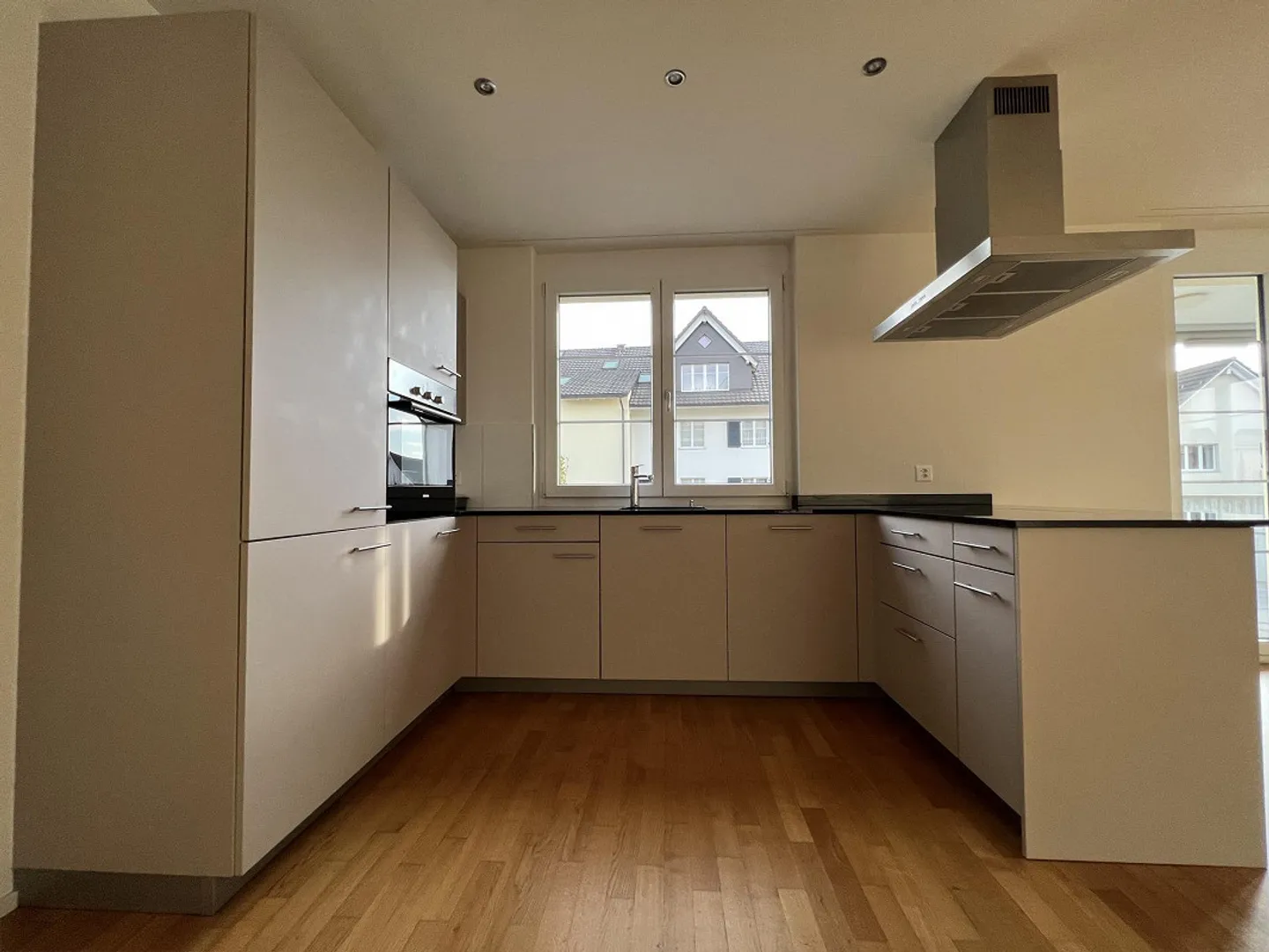 Appartamento al piano terra ultra moderno - Foto 1 di 10