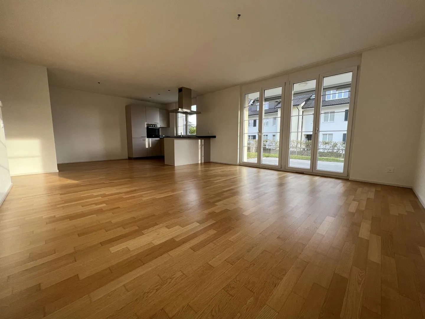 Appartamento al piano terra ultra moderno - Foto 3 di 10