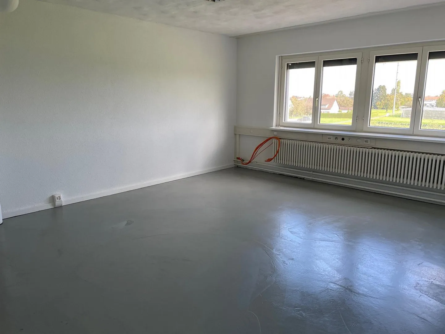 bright, spacious office premises - Photo 1 of 8