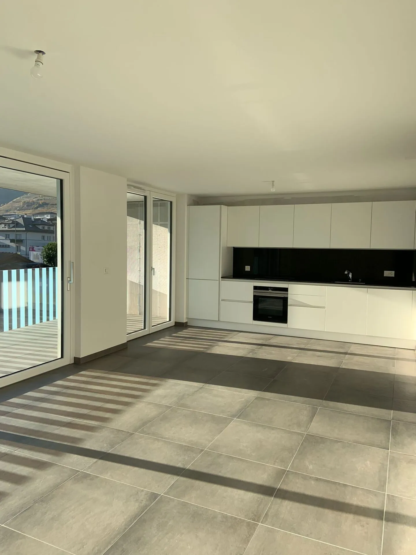 Magnifico appartamento di 3,5 locali in affitto a Fully - Foto 1 di 10