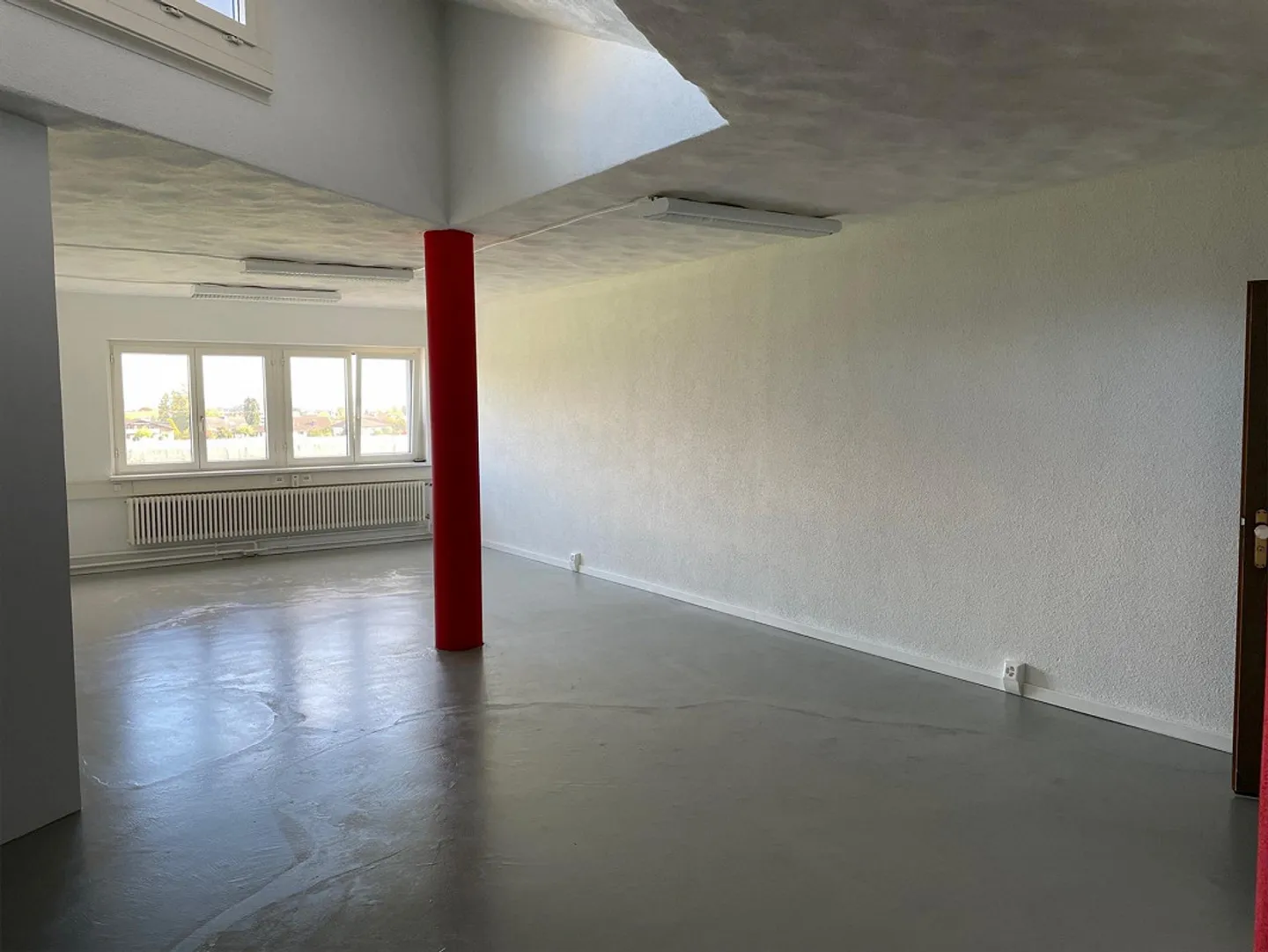 bright, spacious office premises - Photo 6 of 8